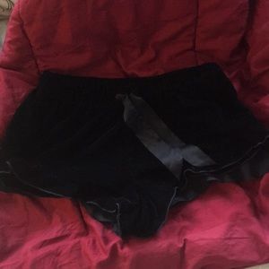 Adorable velvet vs shorts!!